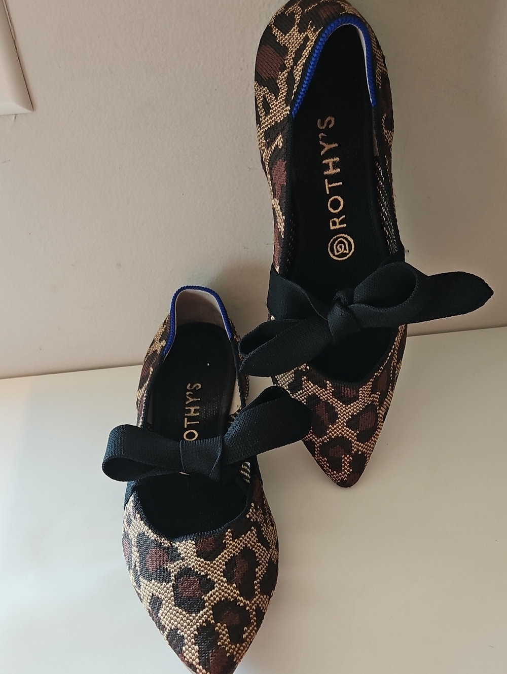ROTHY'S MARY JANE LEOPARD PRINT W/TIE FLATS SZ 9